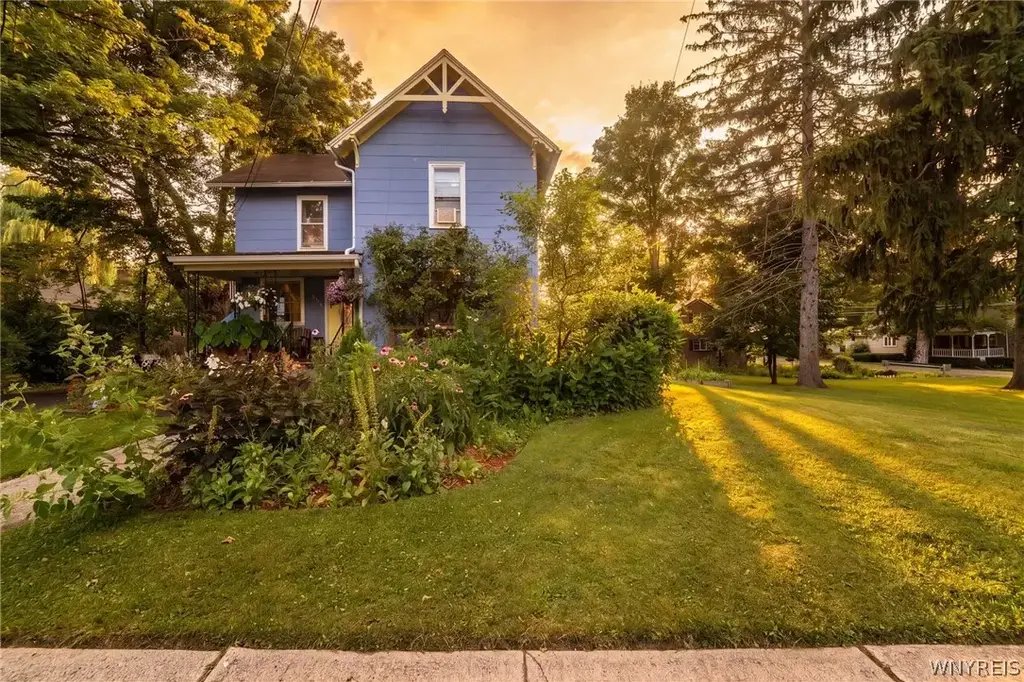 8374 Seneca Street, Covert
