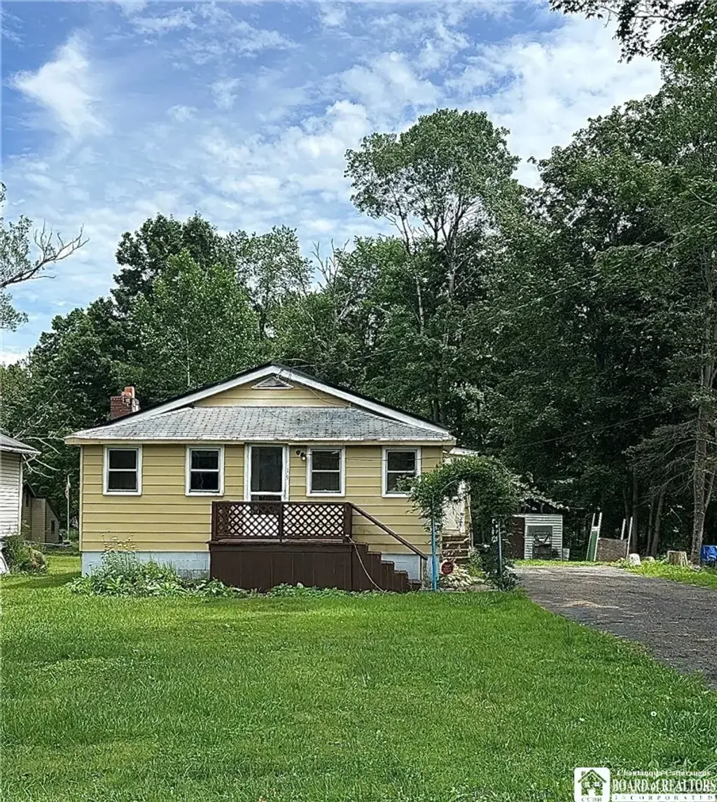 19 Lakecrest Avenue, Busti