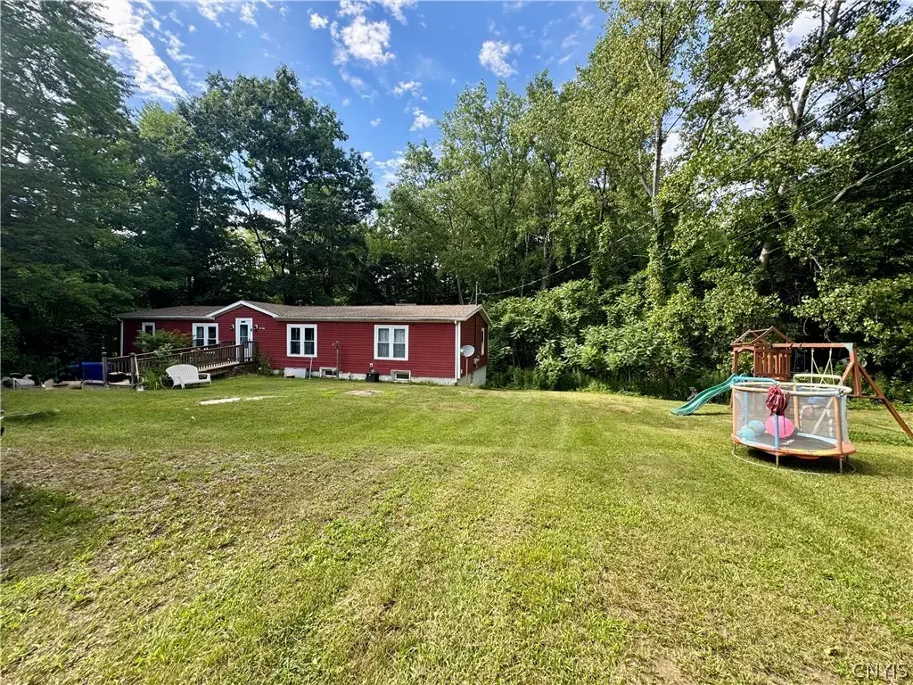 1019 County Route 12, Schroeppel