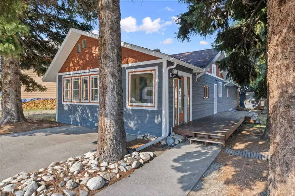 719 Broadway Ave. S., Red Lodge