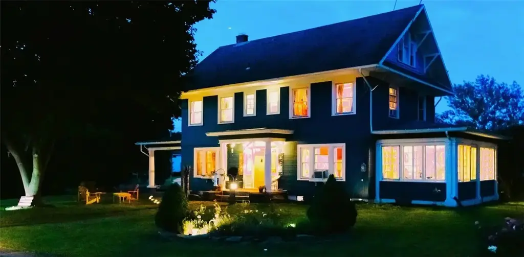 2727 Main Street, York