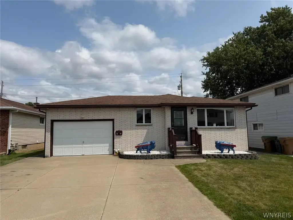 32 Rosemead Lane, Cheektowaga