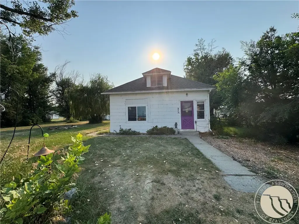 212 3rd Street, Custer