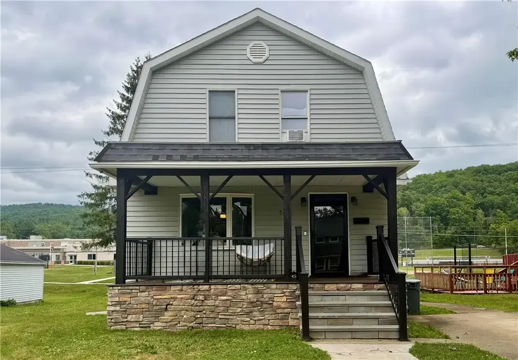548 W High Street, Erwin