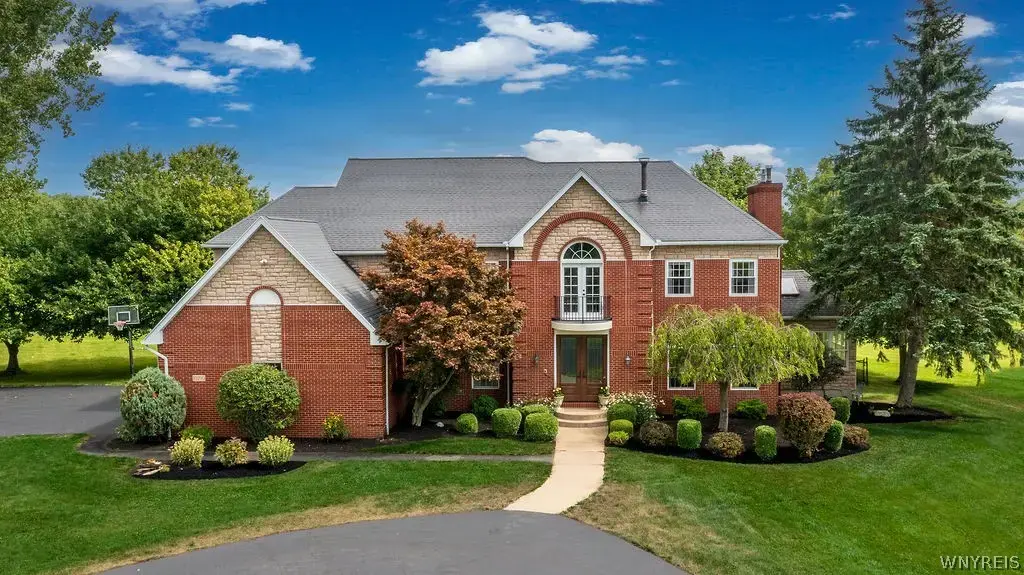 10290 Clarence Center Road, Clarence
