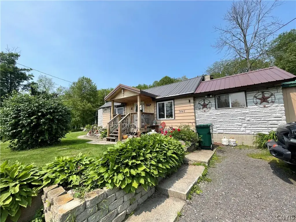 3442 County Route 57, Volney