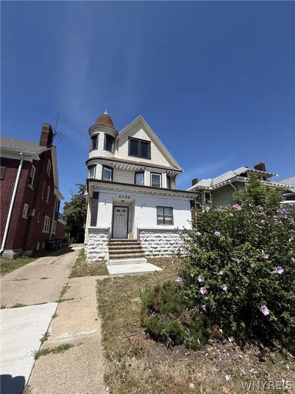 2148 Main Street, Buffalo