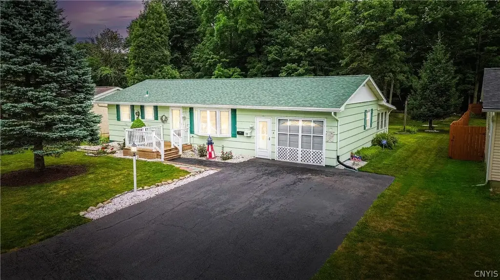 8 High Street, Whitestown
