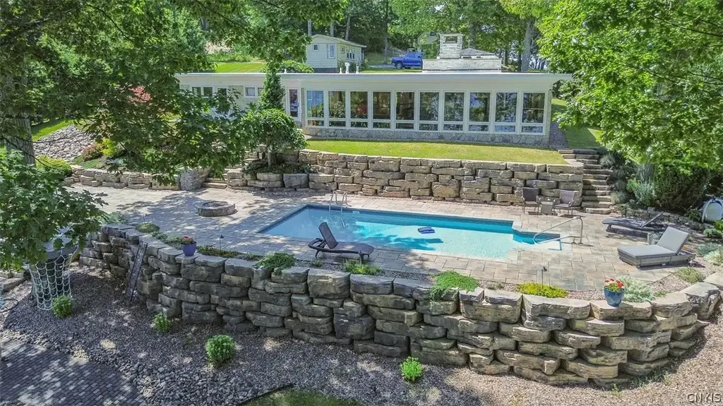 105 Bartlett Point Road, Clayton