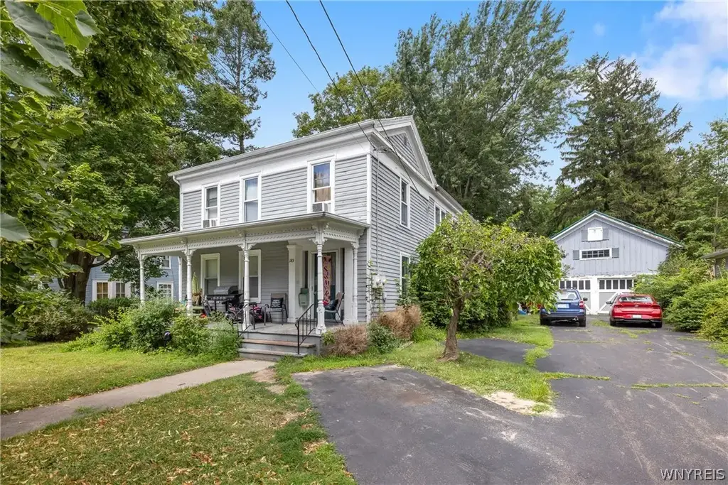 185 Temple Street, Pomfret
