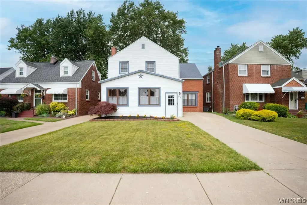 94 Ridgewood Road, Buffalo