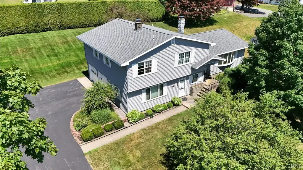 12 Gilbert Road, Whitestown