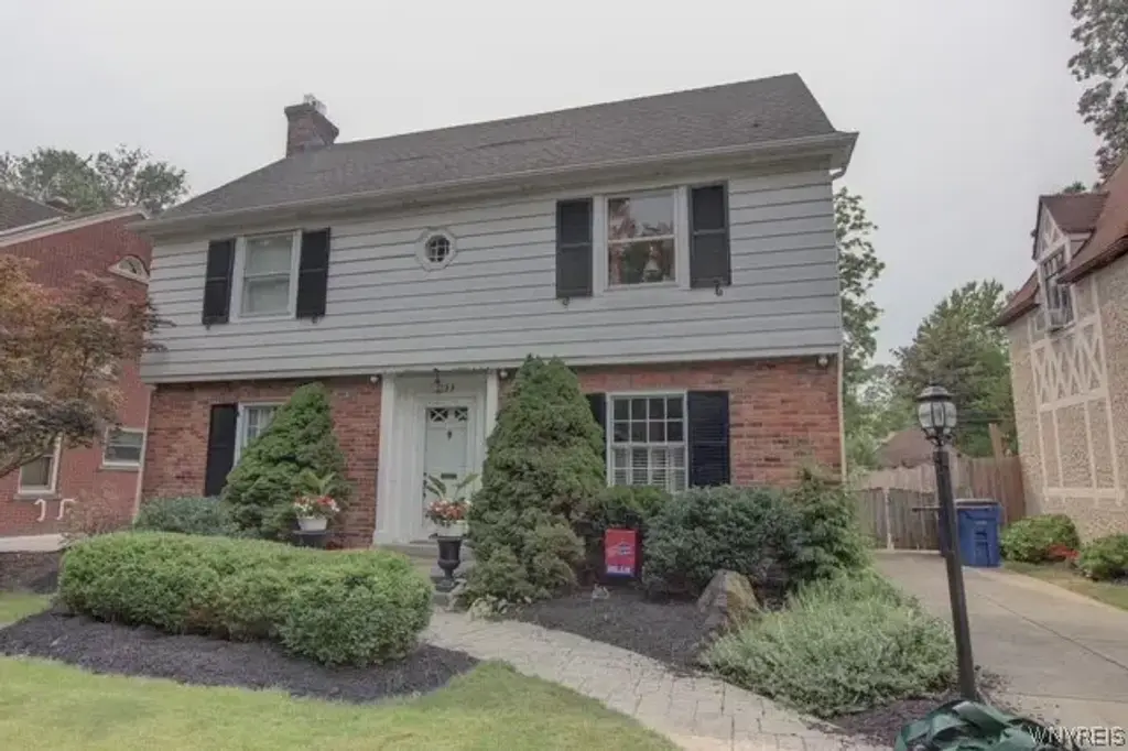 333 Brantwood Road, Amherst