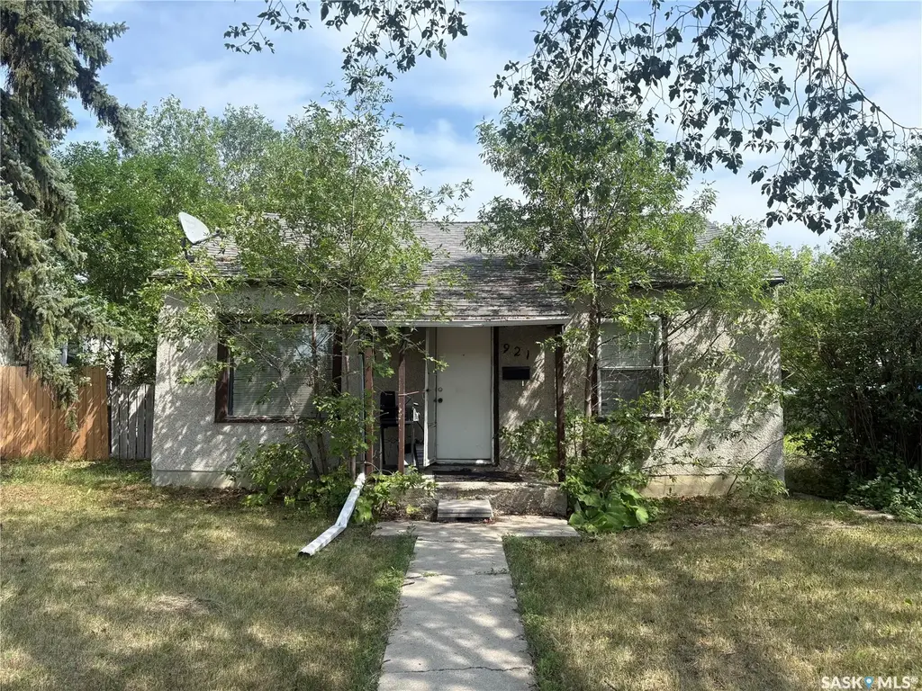 921 Argyle Street, Regina