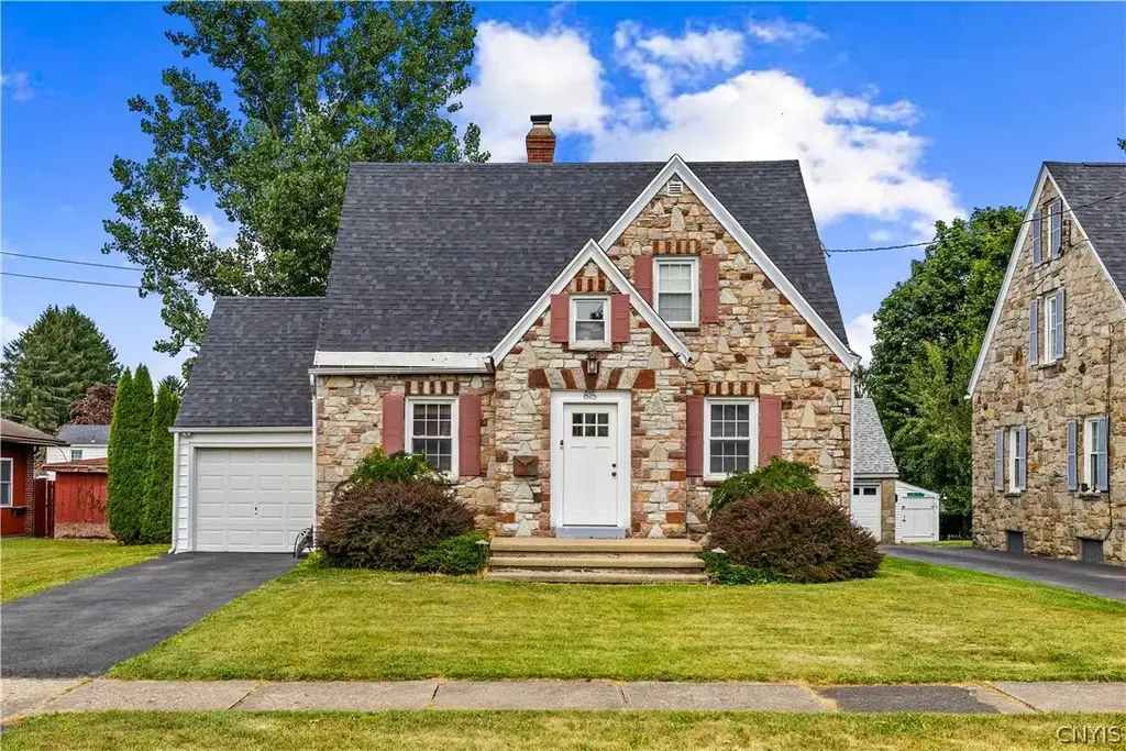815 James Street, Utica