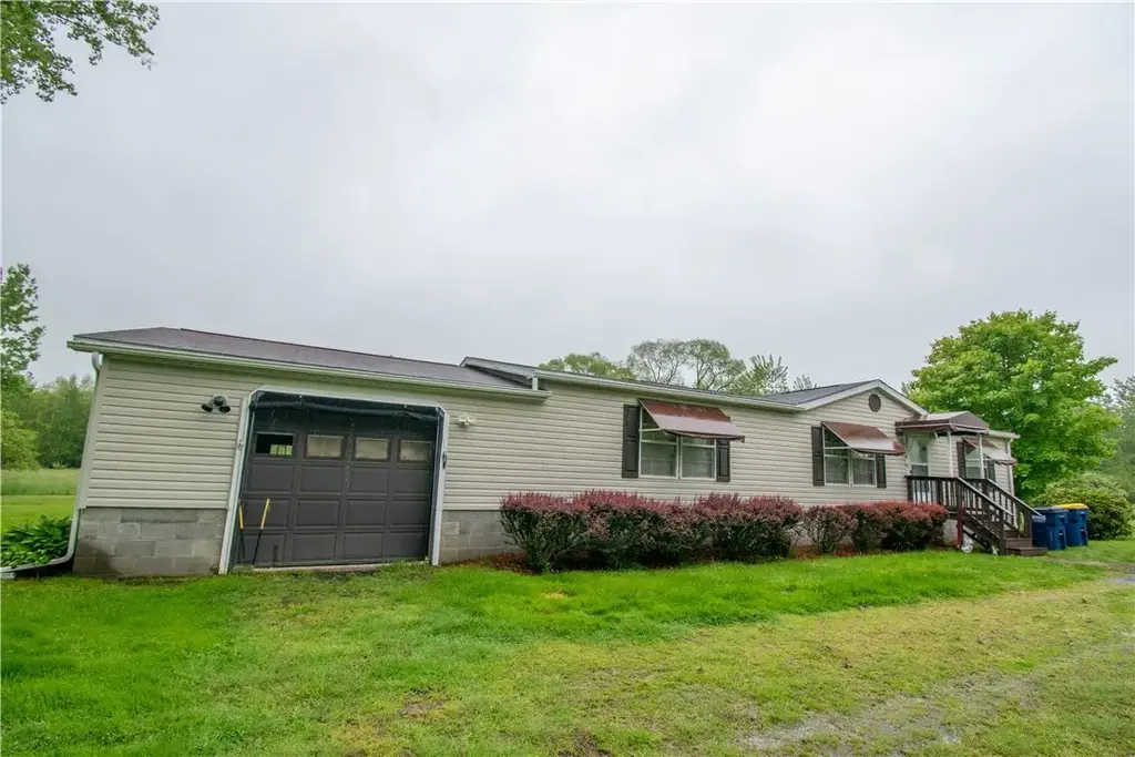 6039 Manley Drive, Wolcott