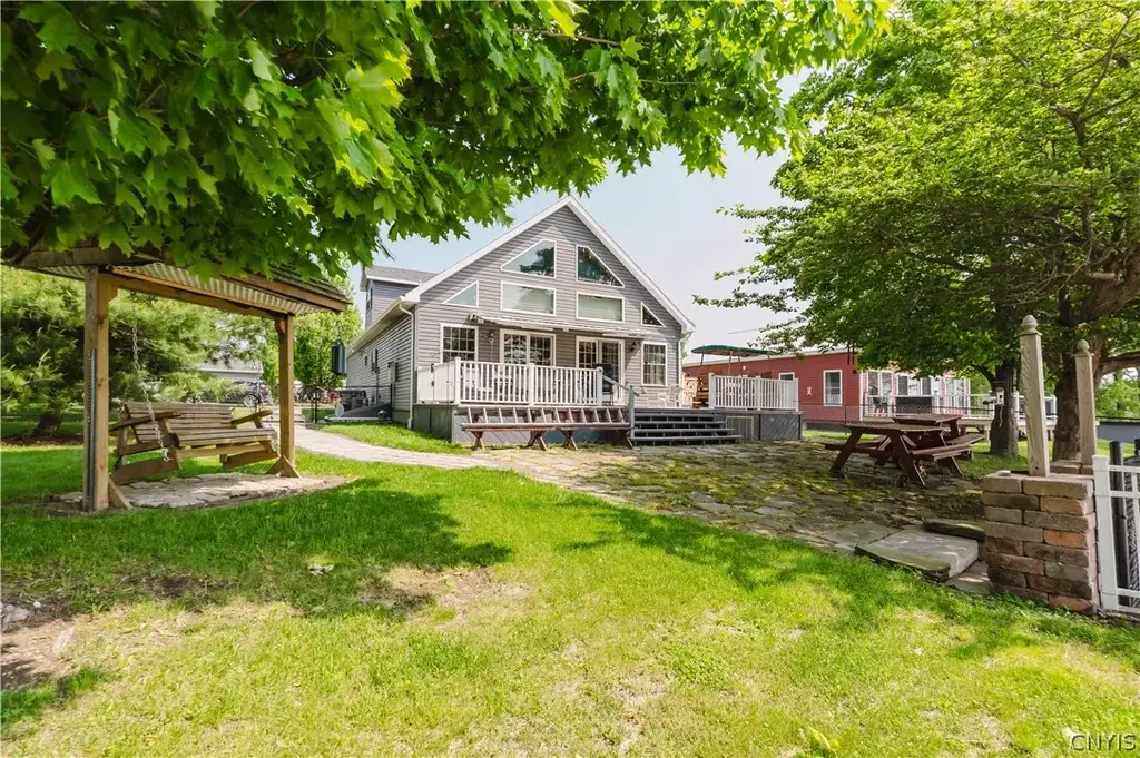 6938 Klock Road, Lyme