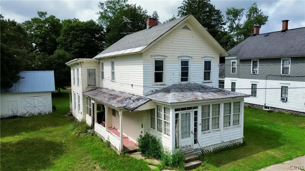 18 Howard Street, Manheim