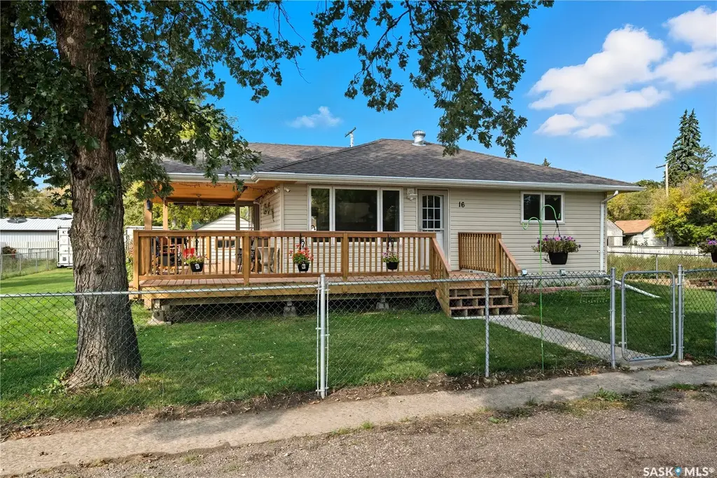 16 Walsh Street, Qu'Appelle