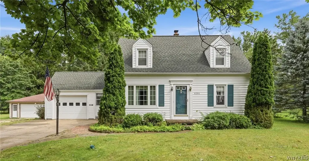 6394 Armor Duells Road, Orchard Park