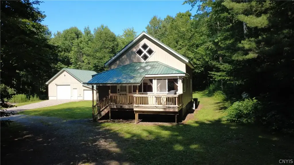 670 County Route 27, Redfield