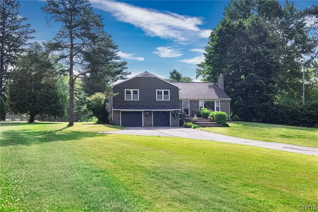 105 E Lake Street, Skaneateles