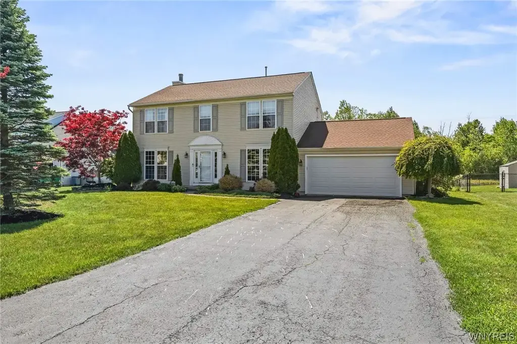 6840 Kimberly Drive, Lockport Town