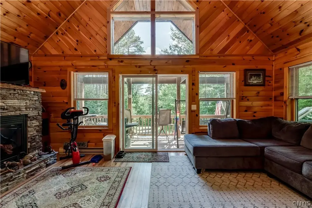 6937 Fish Creek Road, Greig