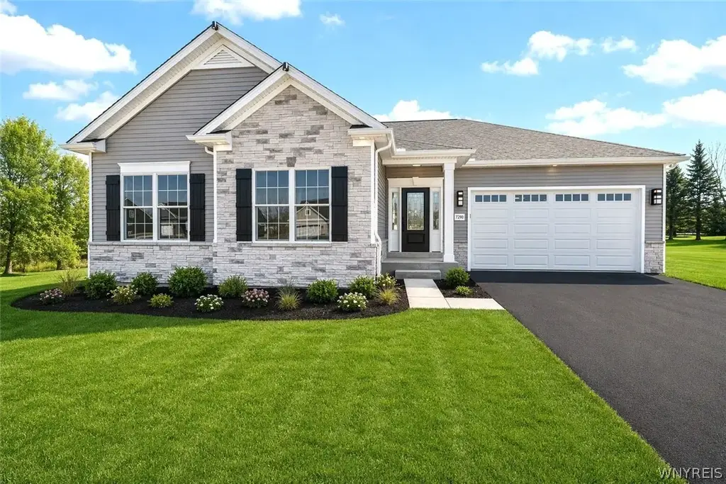 6313 Webster Road, Orchard Park