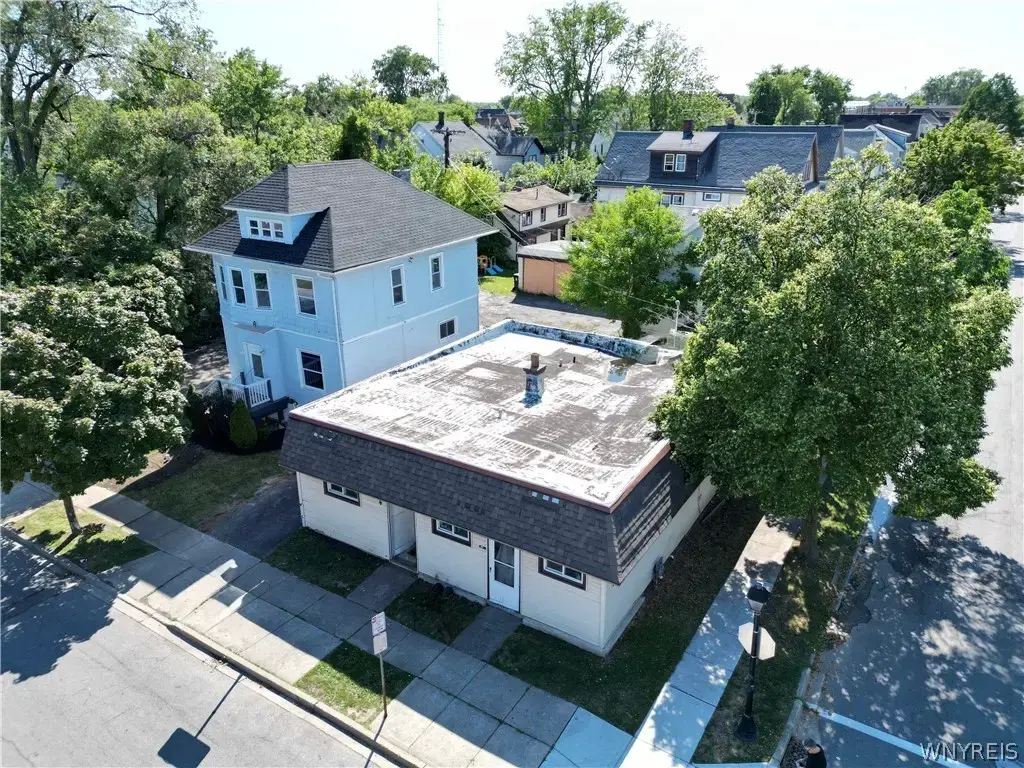 83 Parkwood Avenue, Tonawanda