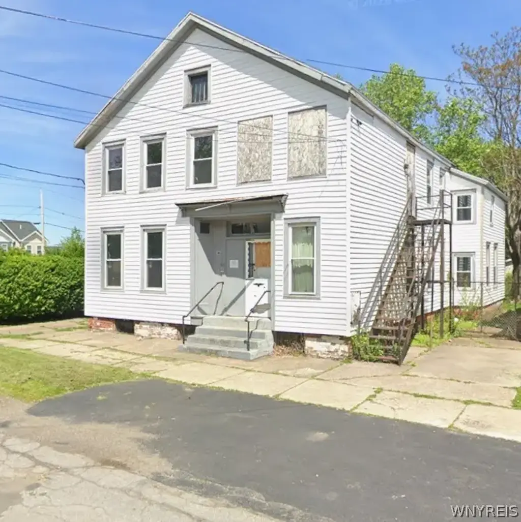 88 E 2nd Street, Dunkirk