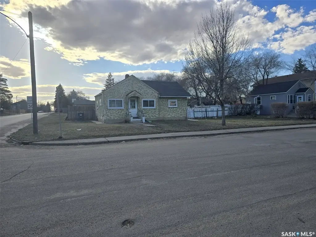 201 R Avenue N, Saskatoon