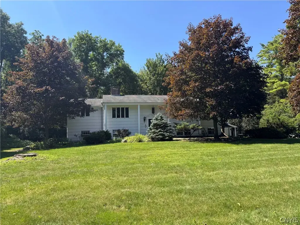 112 Old Farm Road, Manlius