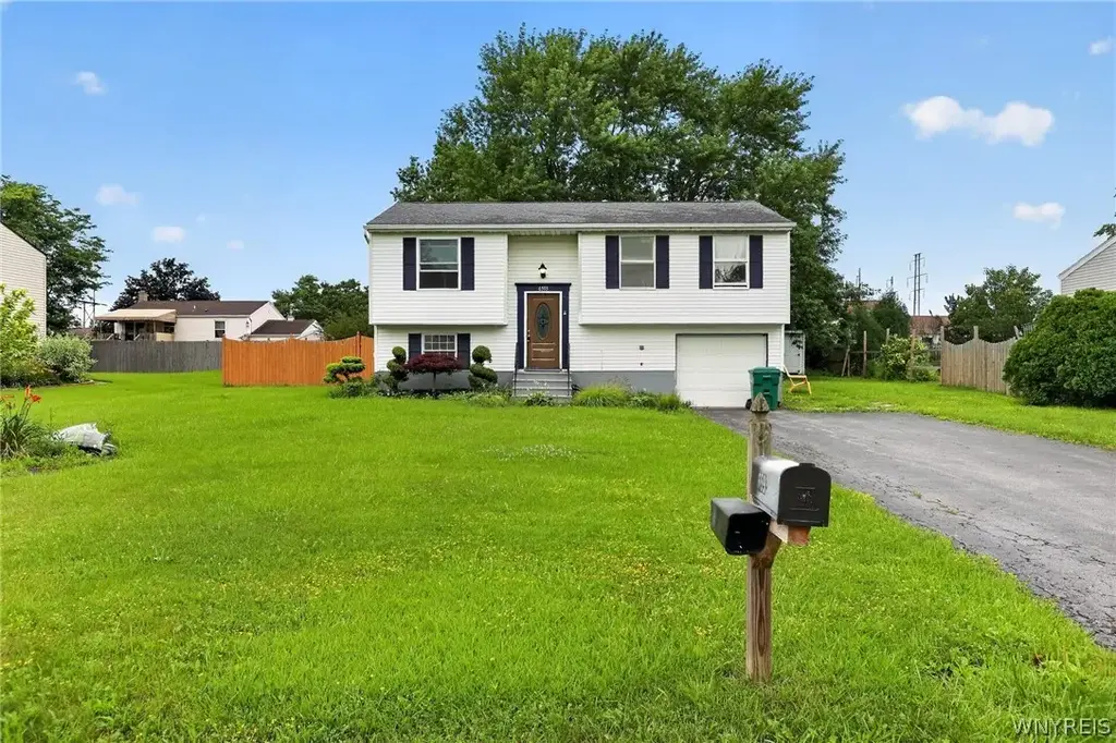 6593 Parkwood Drive, Lockport Town