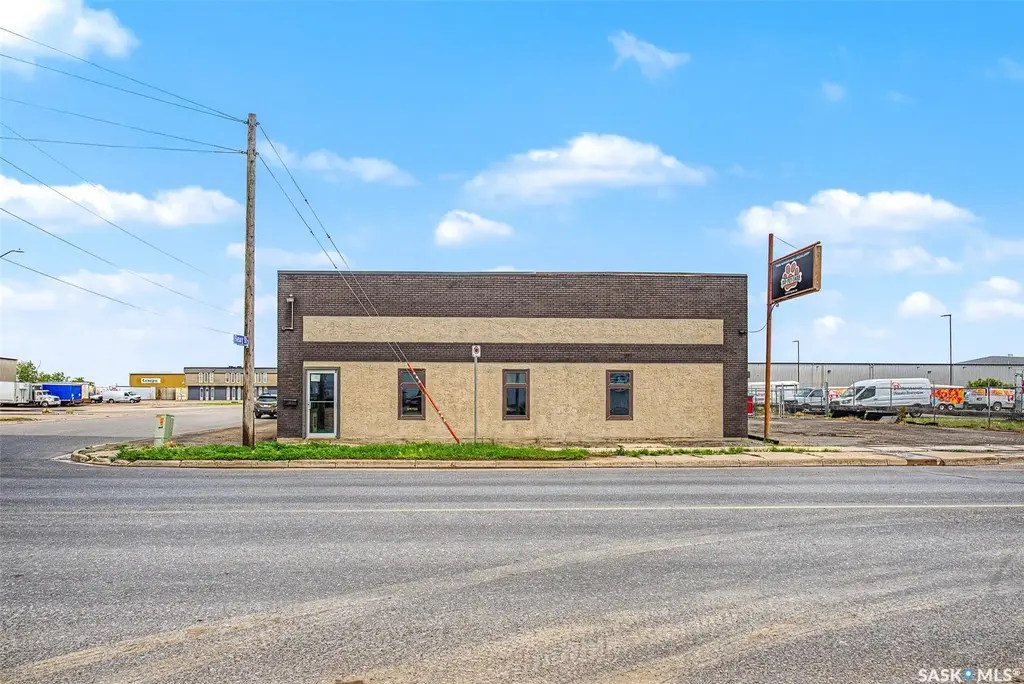 560 Dewdney Avenue E, Regina