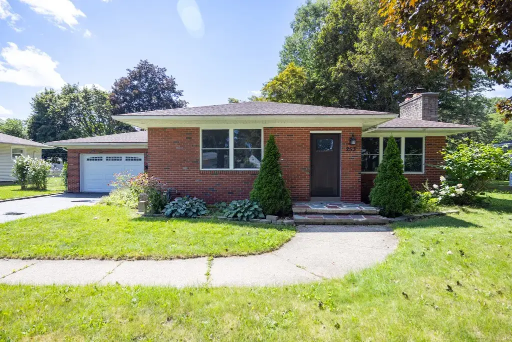 253 Southampton Drive, Greece