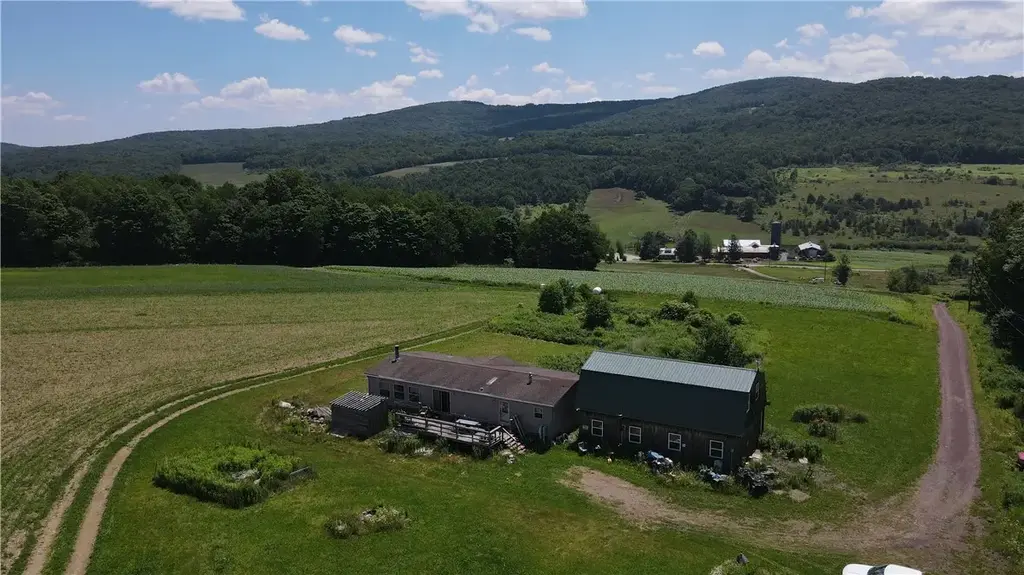503 N Harpersfield Road, Jefferson