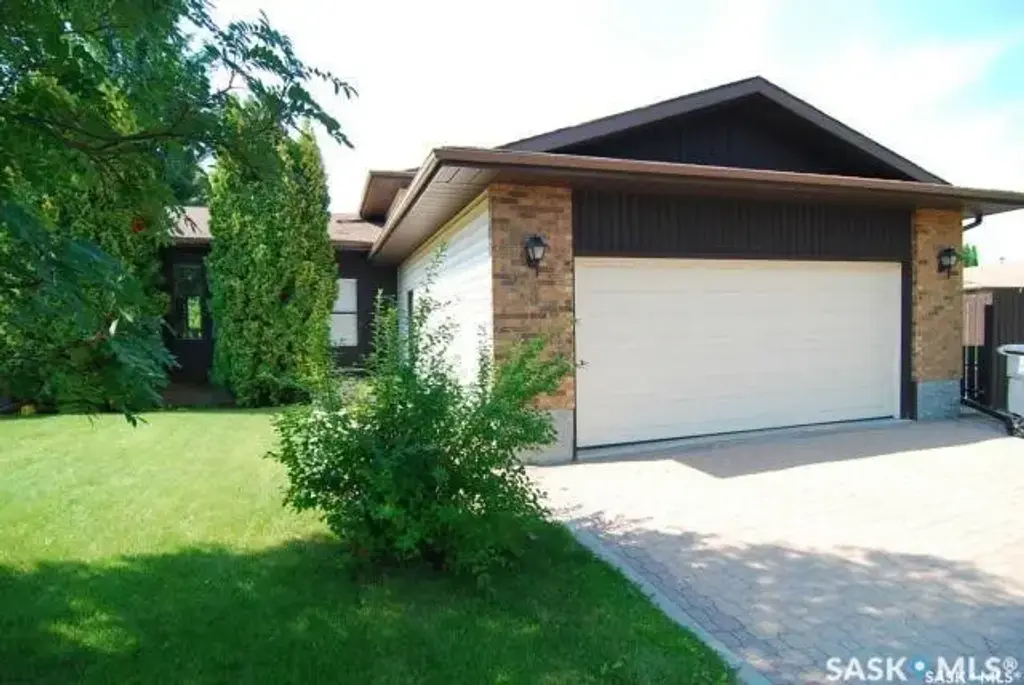235 Gillam Place, Saskatoon