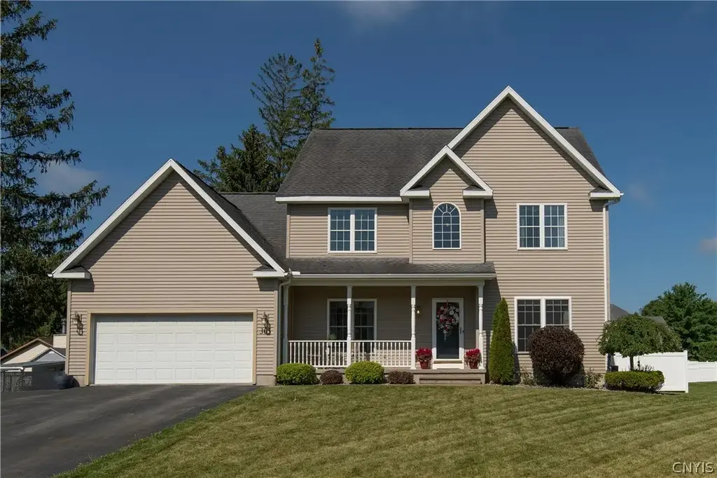 305 Tumbleweed Drive, Deerfield