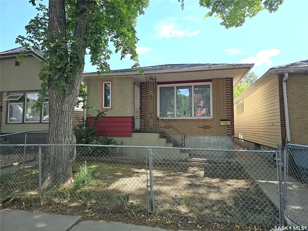 1939 Quebec Street, Regina