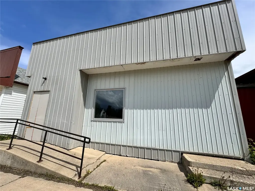 205-207 Main Street, Lintlaw