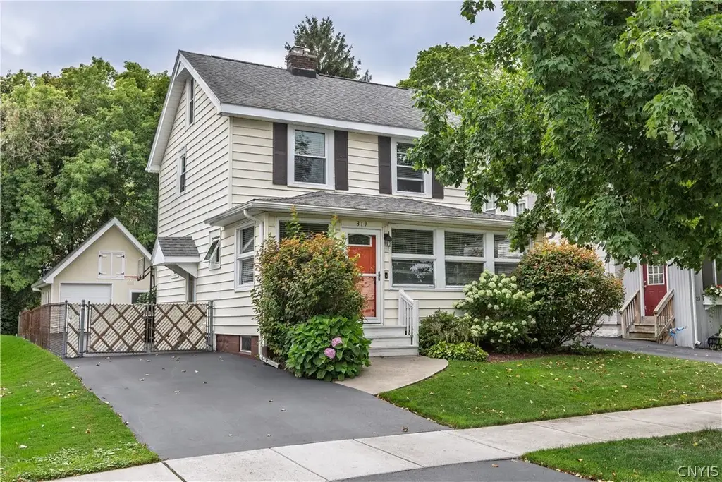 319 Ridgewood Drive, Syracuse