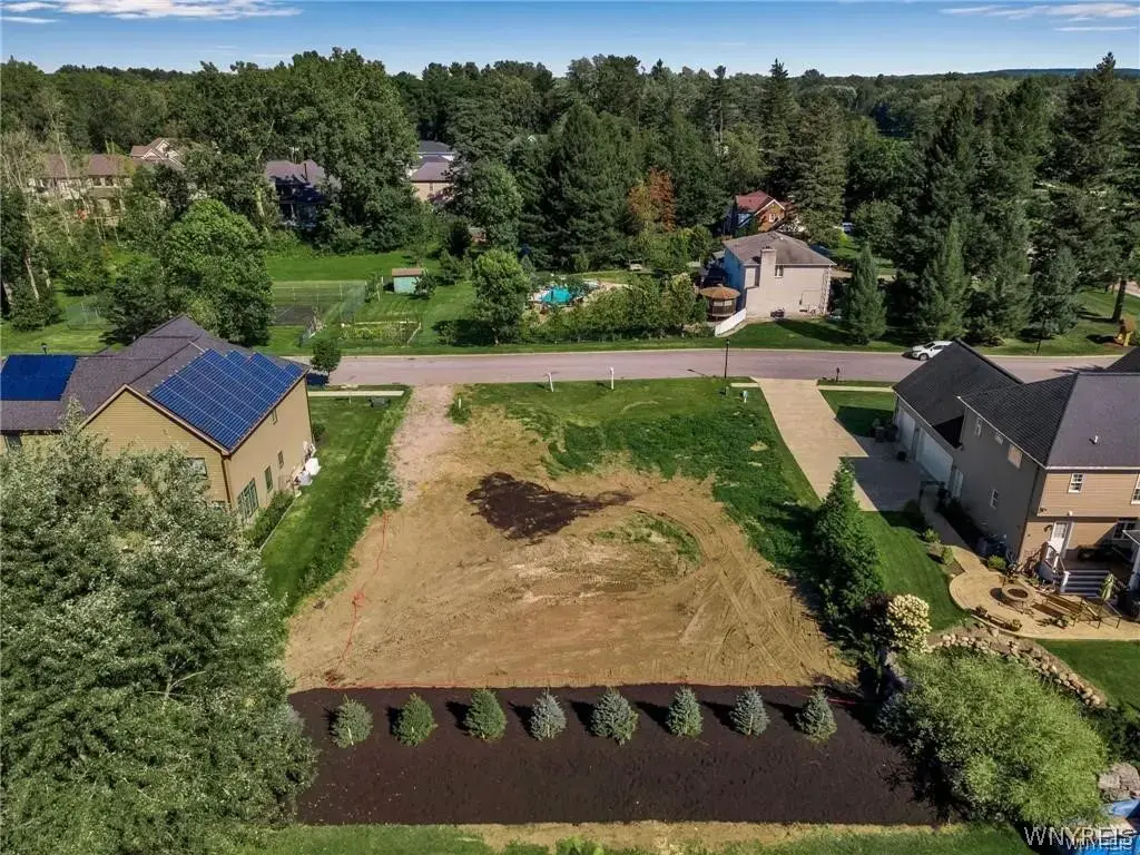 20 Van Pelt Court, Amherst