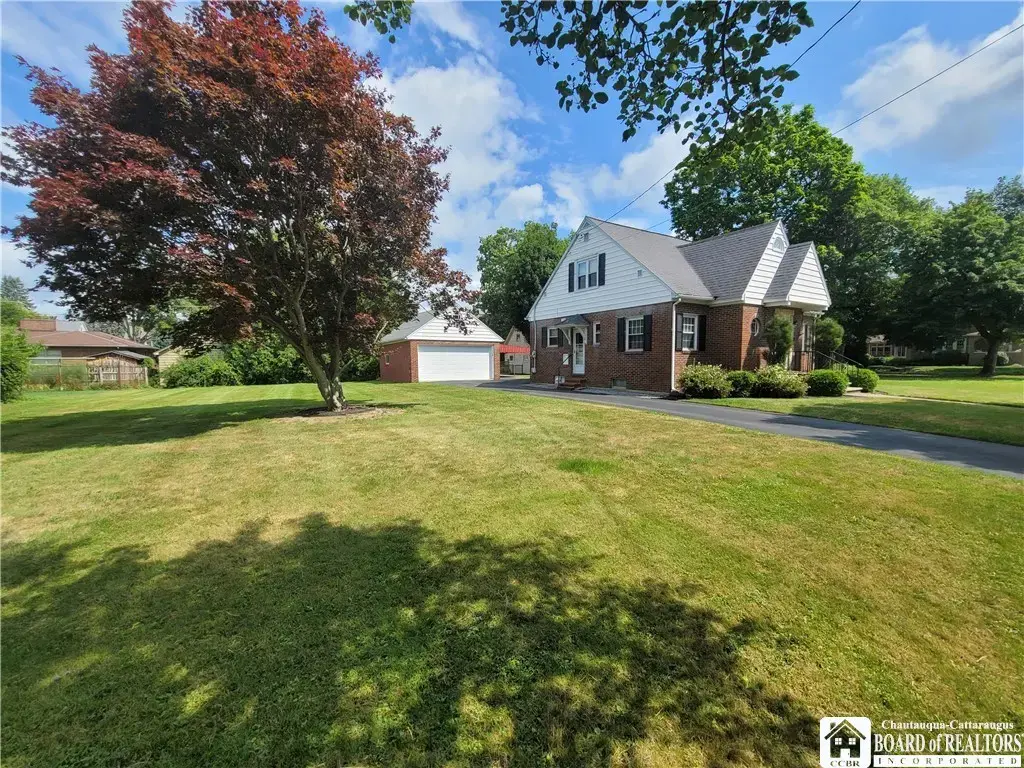 466 Front Street, Jamestown