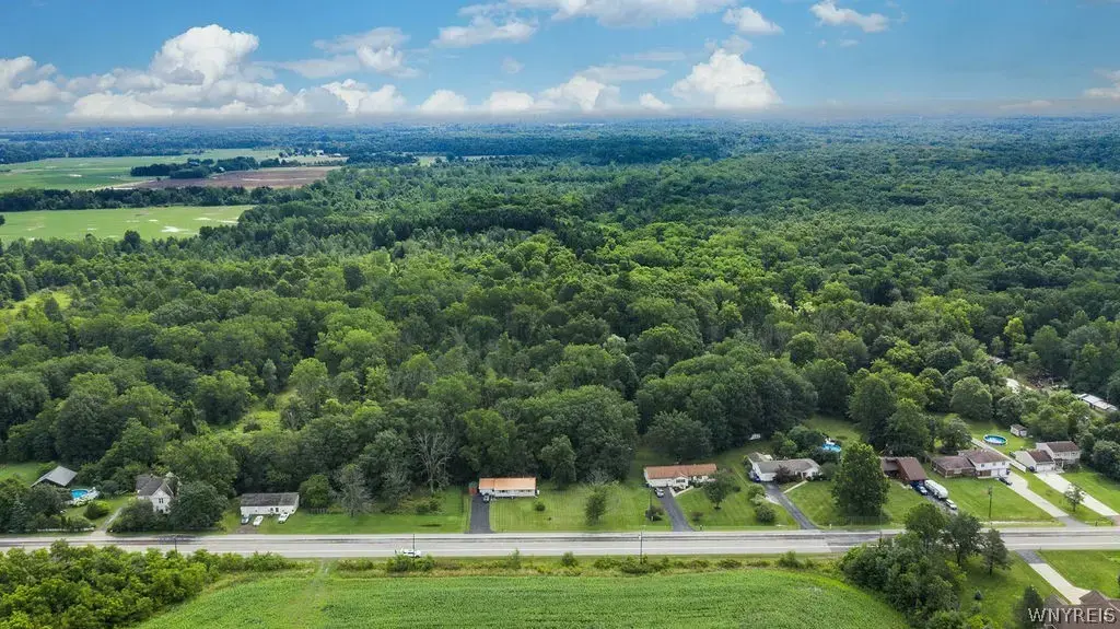 3379 Creek Road, Porter