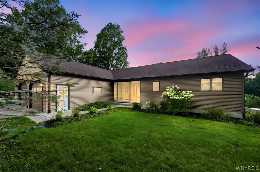 2328 Gowanda Zoar Road, Collins