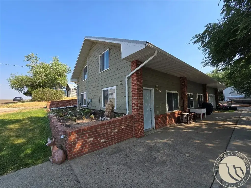 6 E Wabasha Avenue, Baker