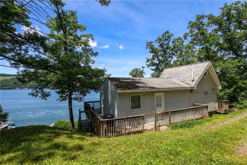 10980 E Lake Road, Urbana