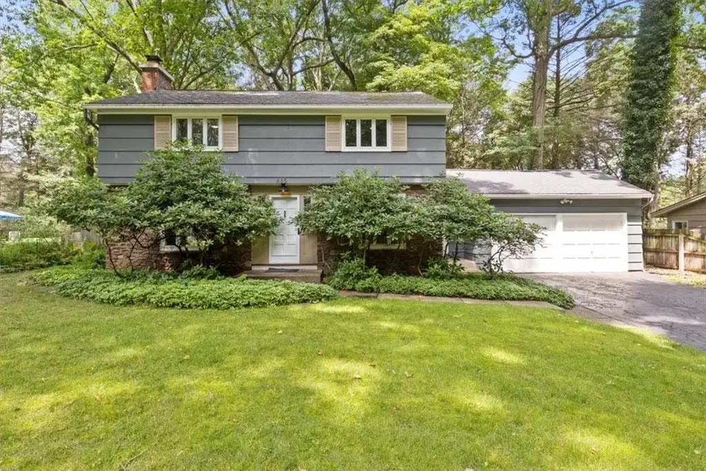485 Oakridge Drive, Irondequoit