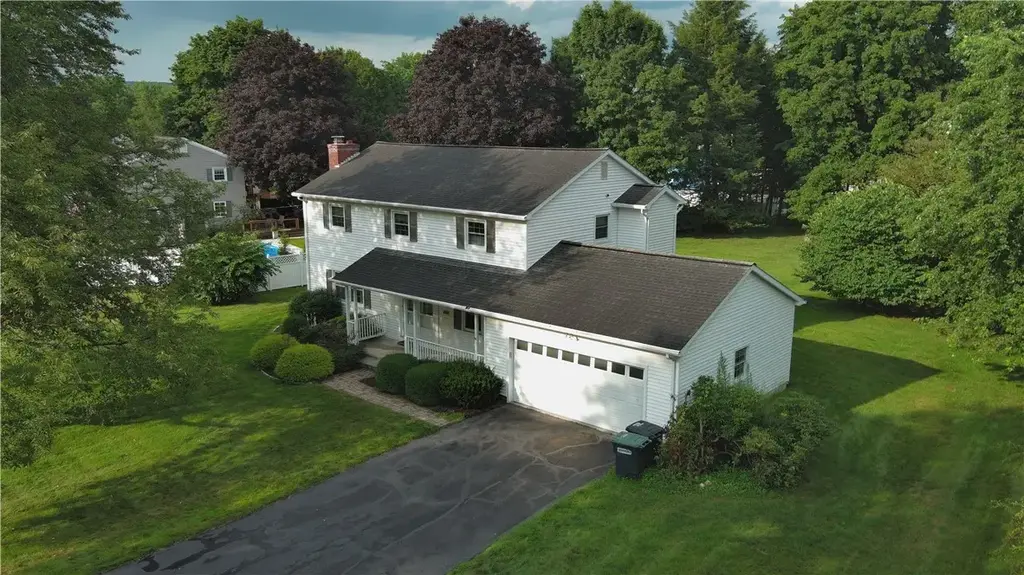 53 Brookside Circle, Big Flats